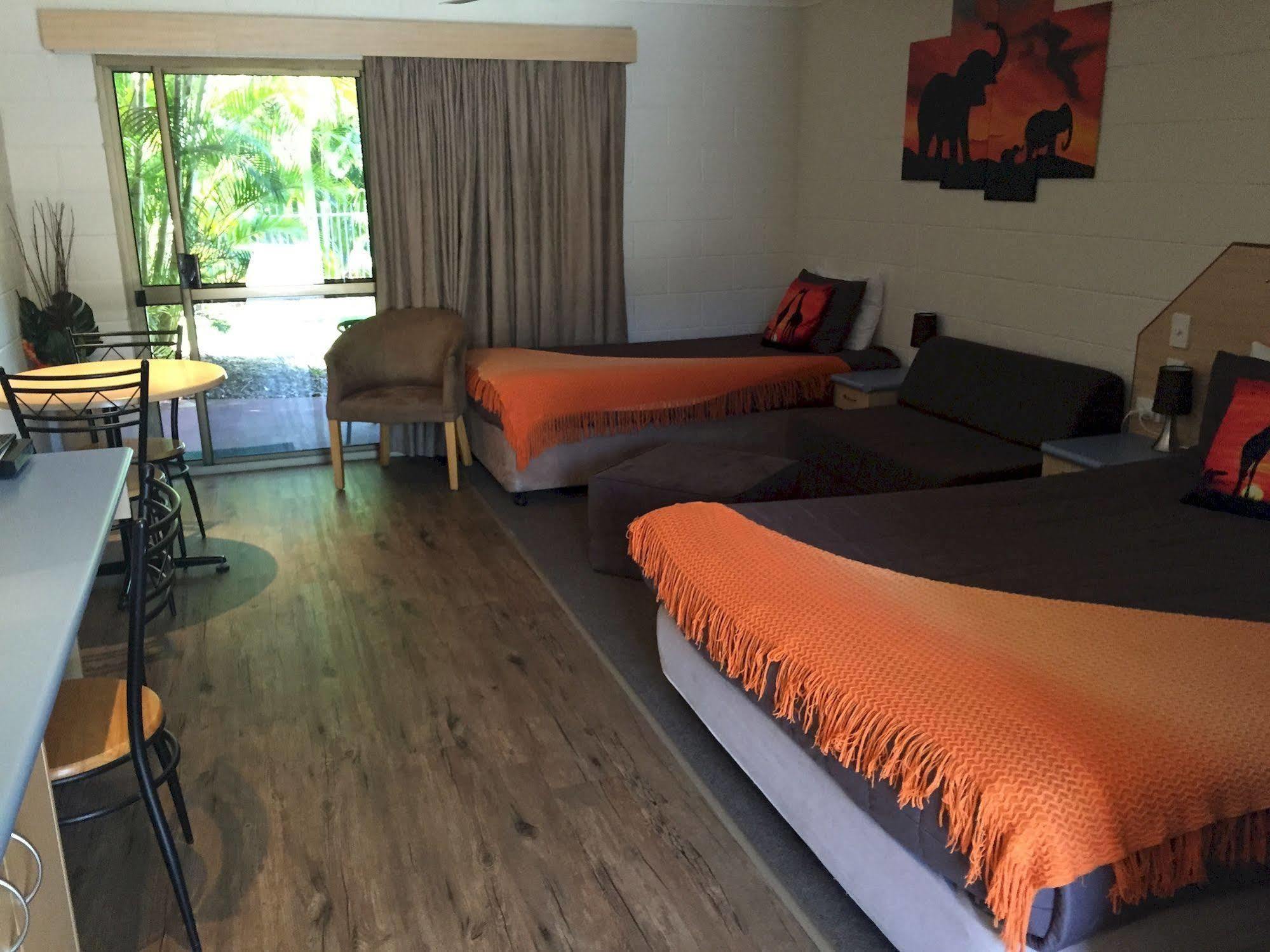 Pialba Motor Inn Χέρβεϊ Μπέι Εξωτερικό φωτογραφία